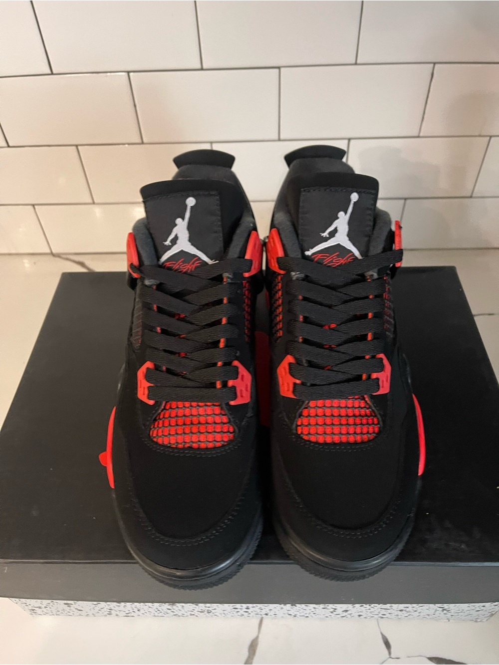 Men’s Retro 4 Red Thunder Size 6.5. - Picture 5 of 8